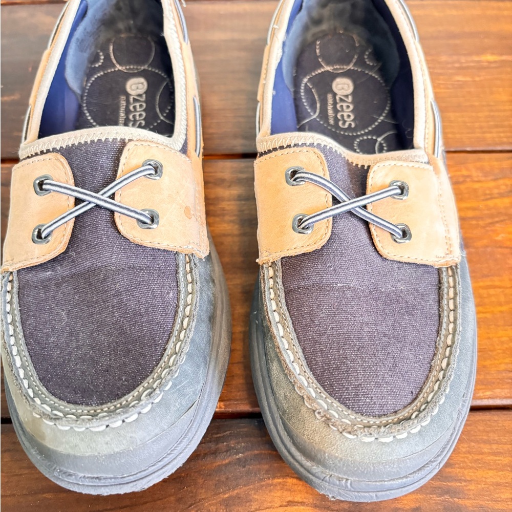 Bzees by Naturalizer Gray & Tan Boat Shoes - Size 7 Ultra Lightweight Minimalist